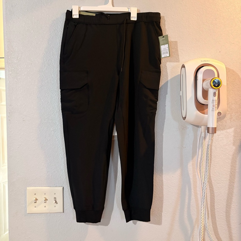Men's Tapered Tech Cargo Jogger Pants, Goodfellow & Co, Black, NWT Size M - Picture 2 of 6